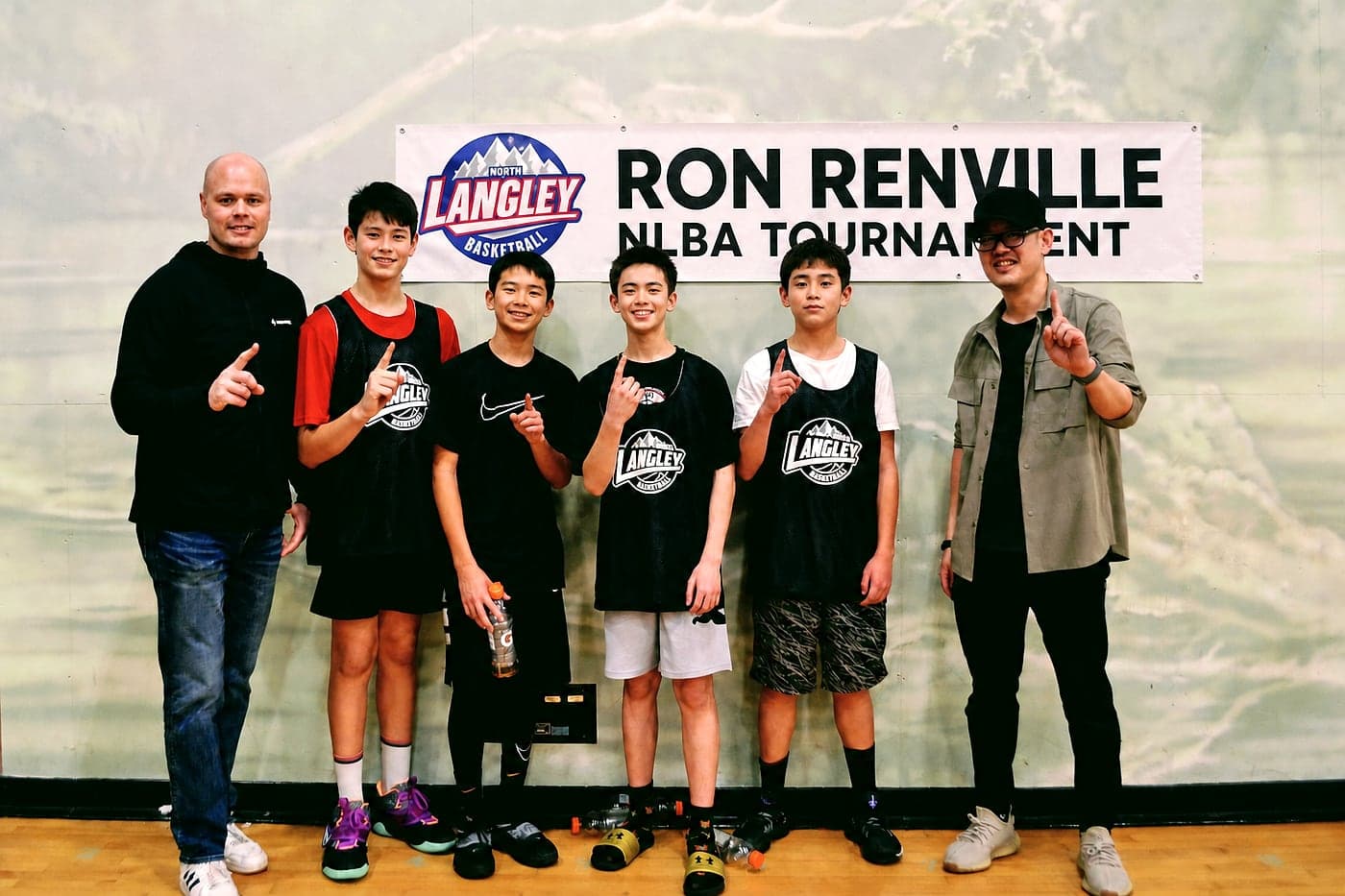 An NLBA team posing together at the Ron Renville 3-on-3 Tournament